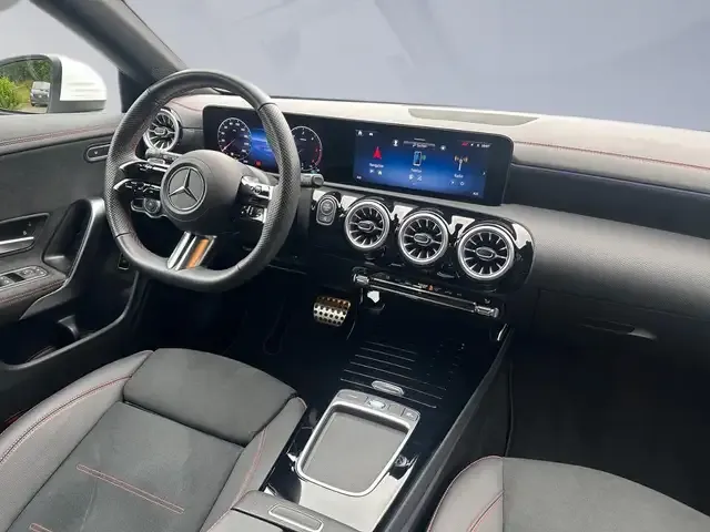 Mercedes-Benz CLA 220