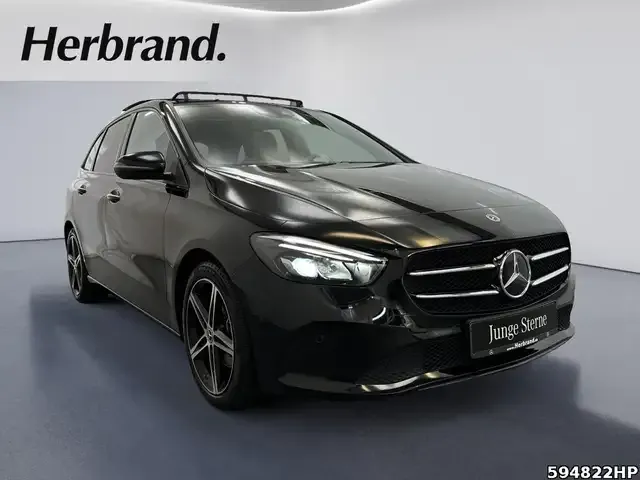 Mercedes-Benz B 180