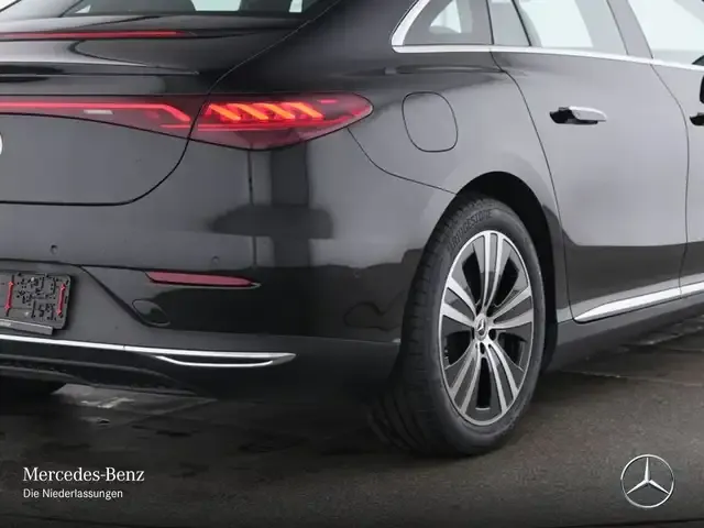 Mercedes-Benz EQE 300