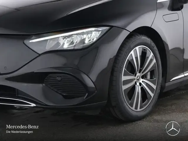 Mercedes-Benz EQE 300