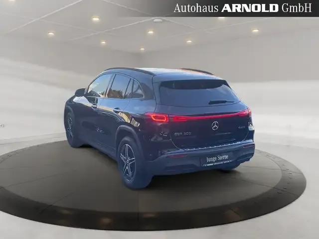 Mercedes-Benz EQA 300
