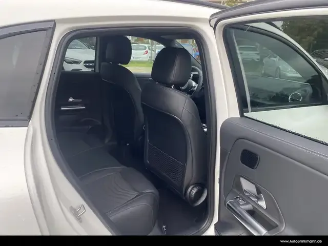 Mercedes-Benz GLA 180