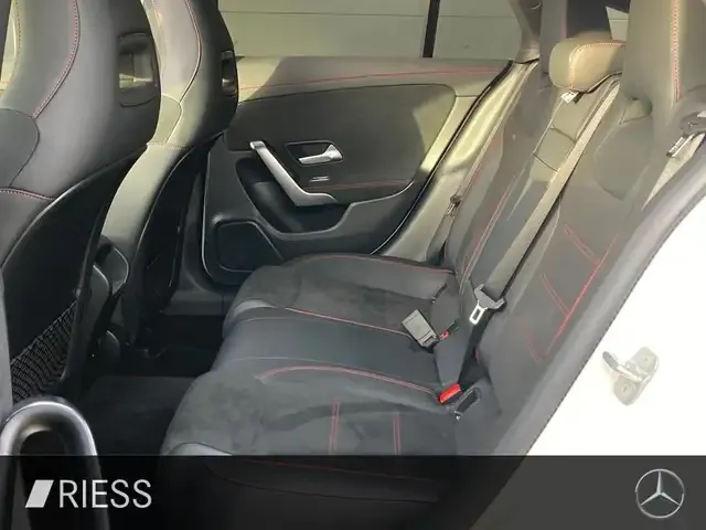 Mercedes-Benz CLA 220