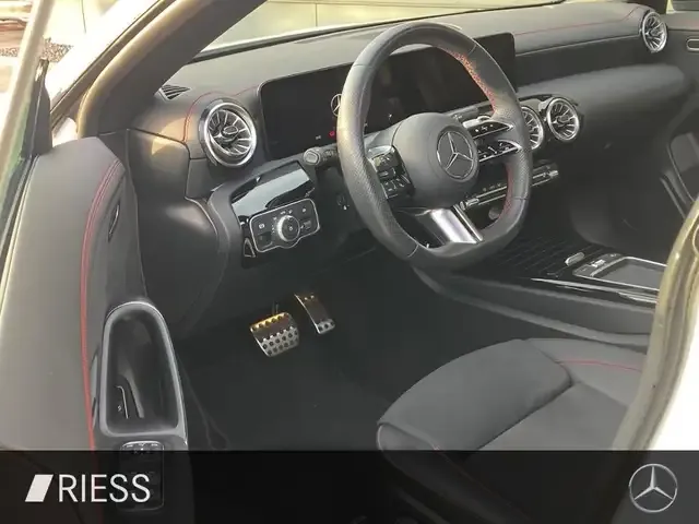 Mercedes-Benz CLA 220