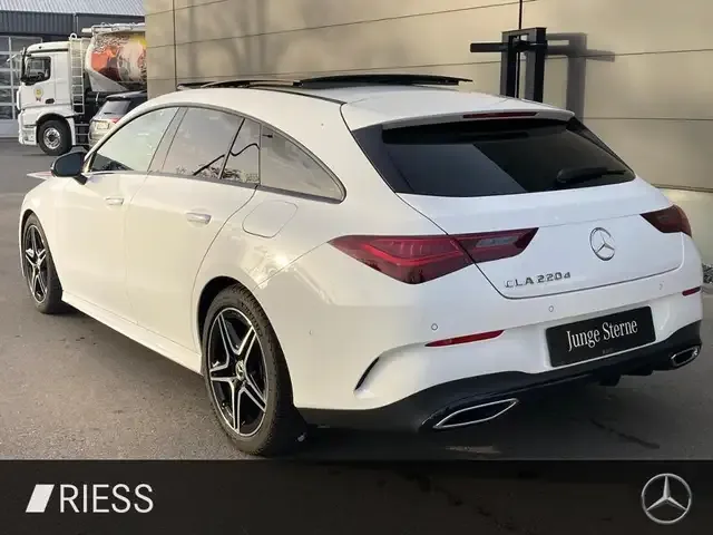 Mercedes-Benz CLA 220