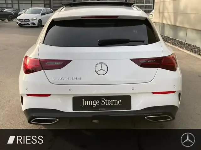 Mercedes-Benz CLA 220