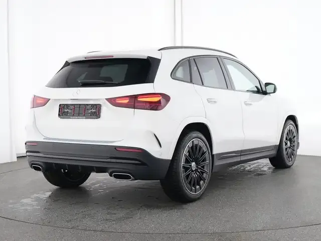 Mercedes-Benz GLA 200