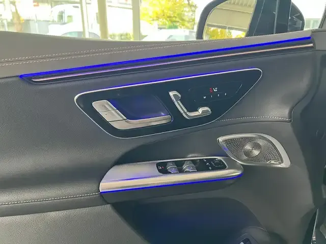 Mercedes-Benz EQE SUV