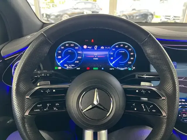 Mercedes-Benz EQE SUV