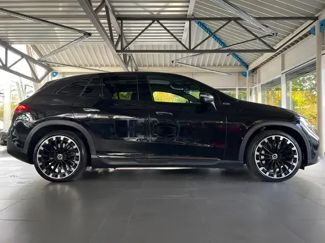 Mercedes-Benz EQE SUV