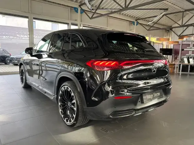 Mercedes-Benz EQE SUV