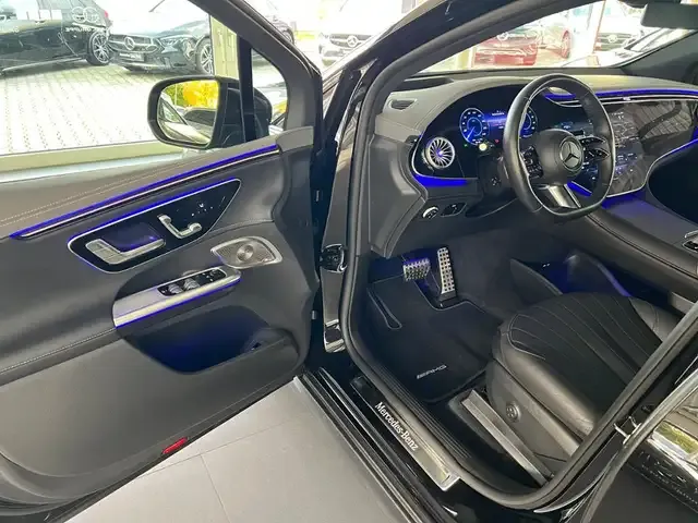 Mercedes-Benz EQE SUV