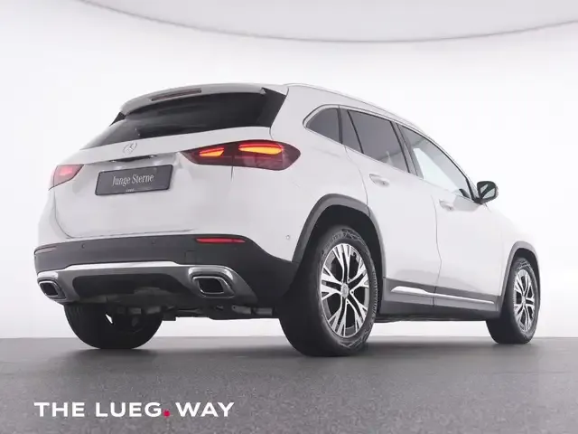 Mercedes-Benz GLA 200