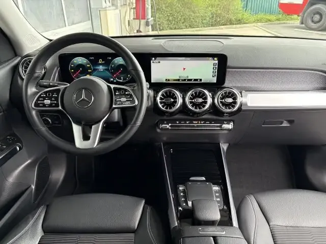 Mercedes-Benz GLB 200