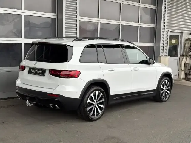 Mercedes-Benz GLB 200