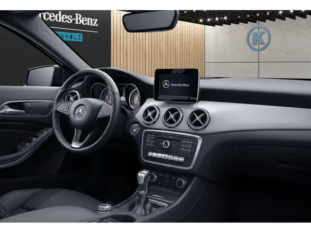 Mercedes-Benz GLA 200