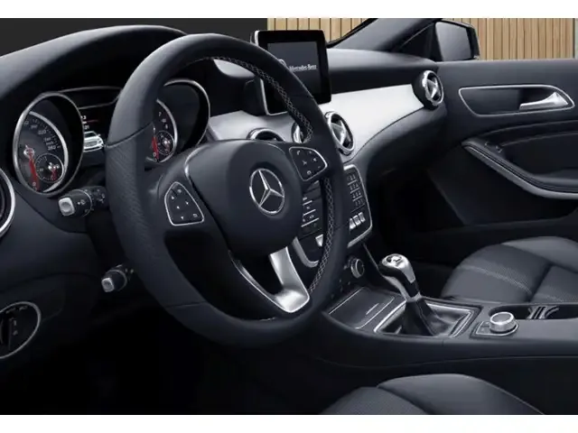 Mercedes-Benz GLA 200