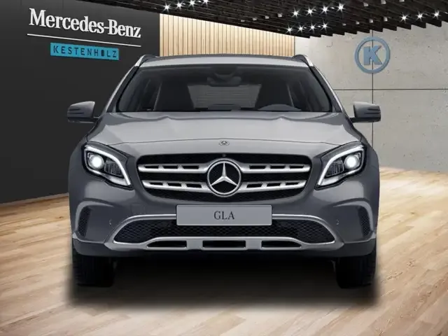 Mercedes-Benz GLA 200