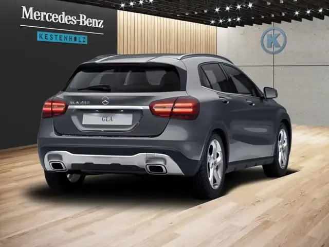 Mercedes-Benz GLA 200