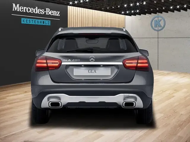 Mercedes-Benz GLA 200