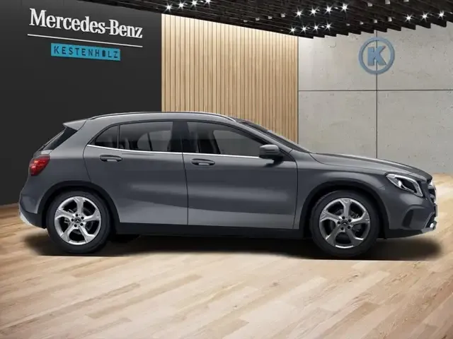 Mercedes-Benz GLA 200