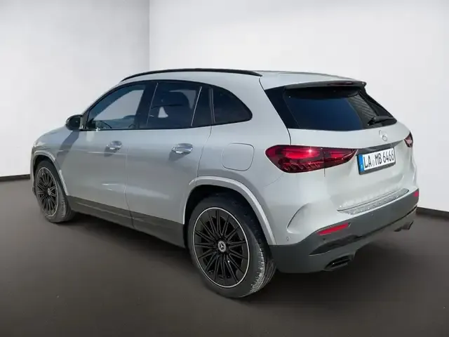 Mercedes-Benz GLA 200