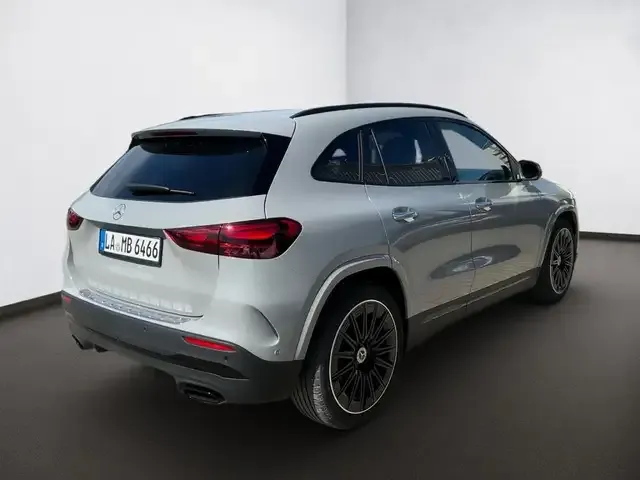 Mercedes-Benz GLA 200