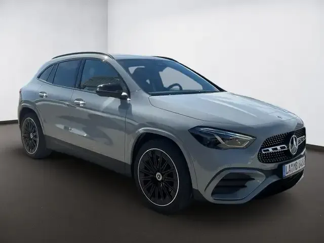 Mercedes-Benz GLA 200