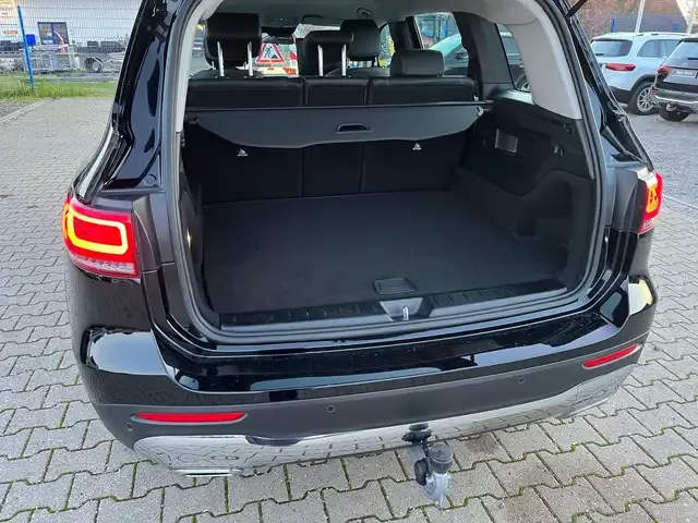 Mercedes-Benz GLB 220