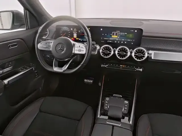 Mercedes-Benz EQB 300
