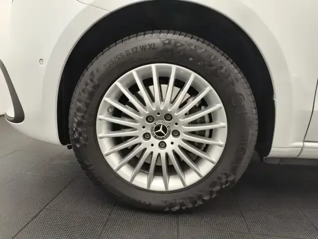 Mercedes-Benz V 220