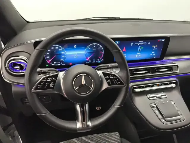 Mercedes-Benz V 220