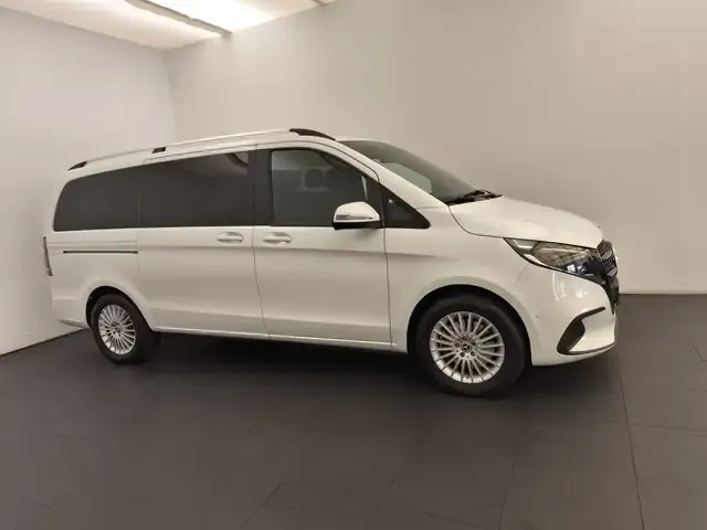 Mercedes-Benz V 220