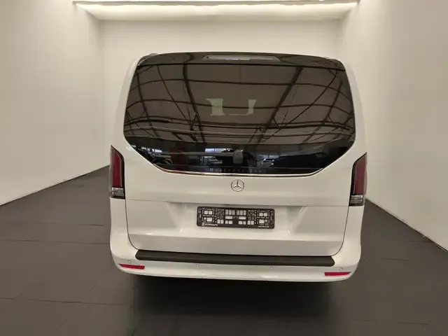 Mercedes-Benz V 220