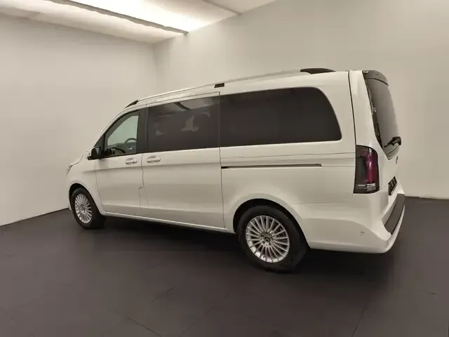 Mercedes-Benz V 220