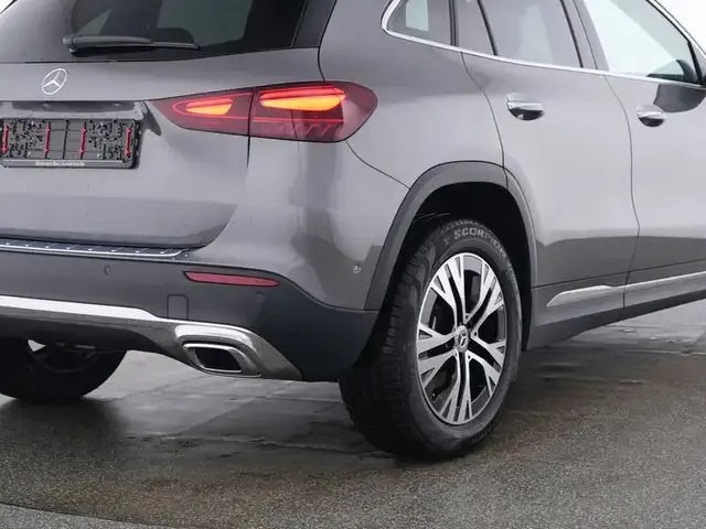 Mercedes-Benz GLA 200