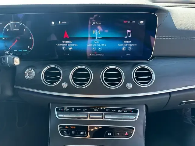Mercedes-Benz E 220