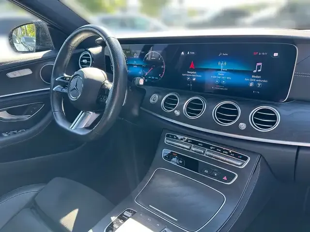 Mercedes-Benz E 220