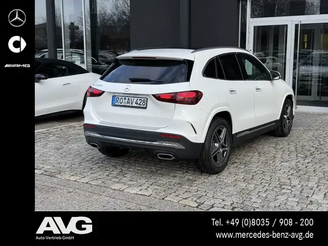 Mercedes-Benz GLA 200