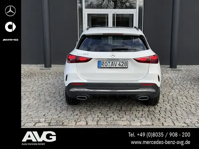 Mercedes-Benz GLA 200
