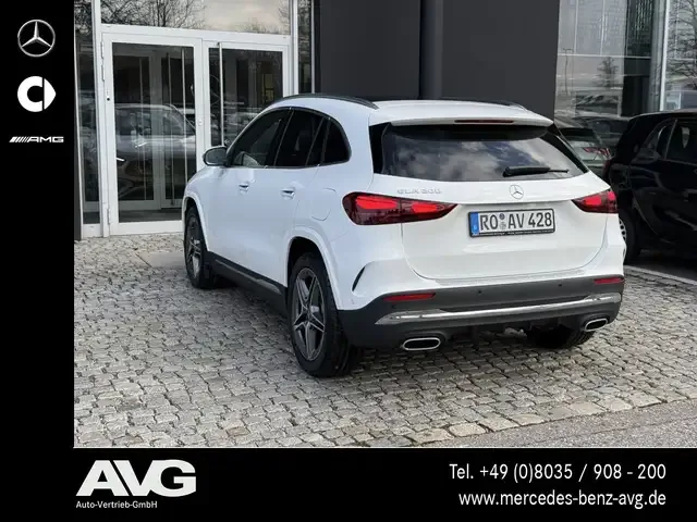 Mercedes-Benz GLA 200