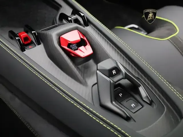 Lamborghini Revuelto