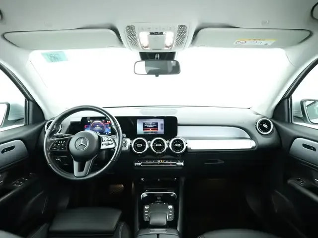 Mercedes-Benz GLB 220