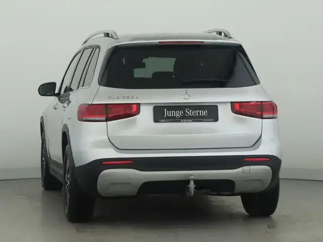 Mercedes-Benz GLB 220