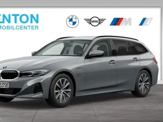 BMW 330