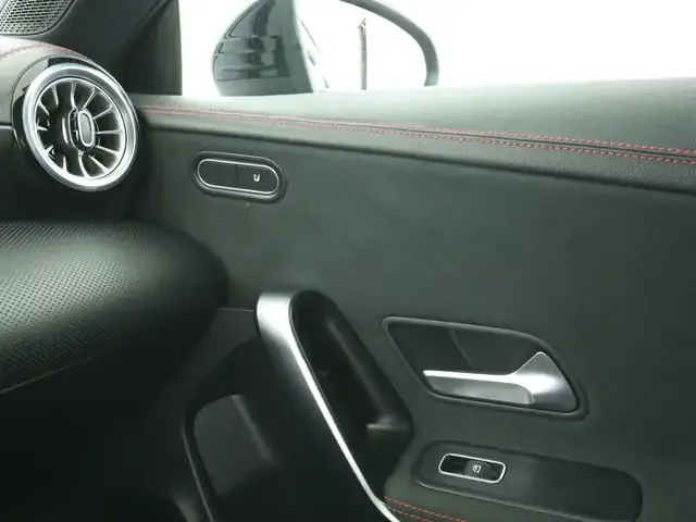 Mercedes-Benz CLA 35 AMG