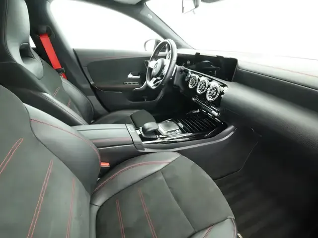 Mercedes-Benz CLA 35 AMG