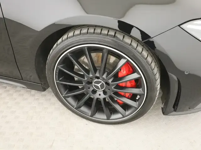 Mercedes-Benz CLA 35 AMG