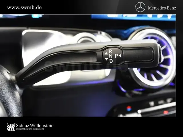 Mercedes-Benz GLB 220