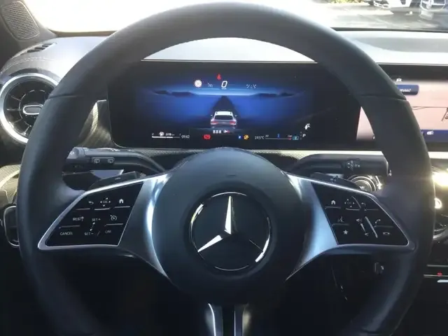 Mercedes-Benz CLA 200